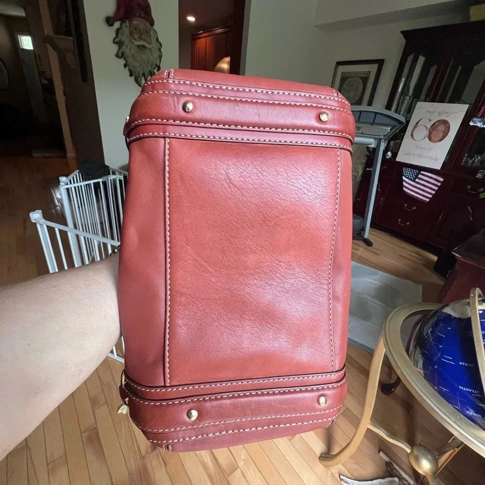 Cole Haan leather bag 🤎 - Picture 5 of 11